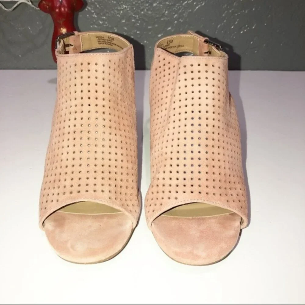 Adam Tucker perforated peep toe sandal - Picture 2 of 7